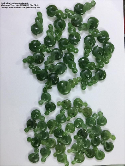 单扭自然玉幸运吊坠